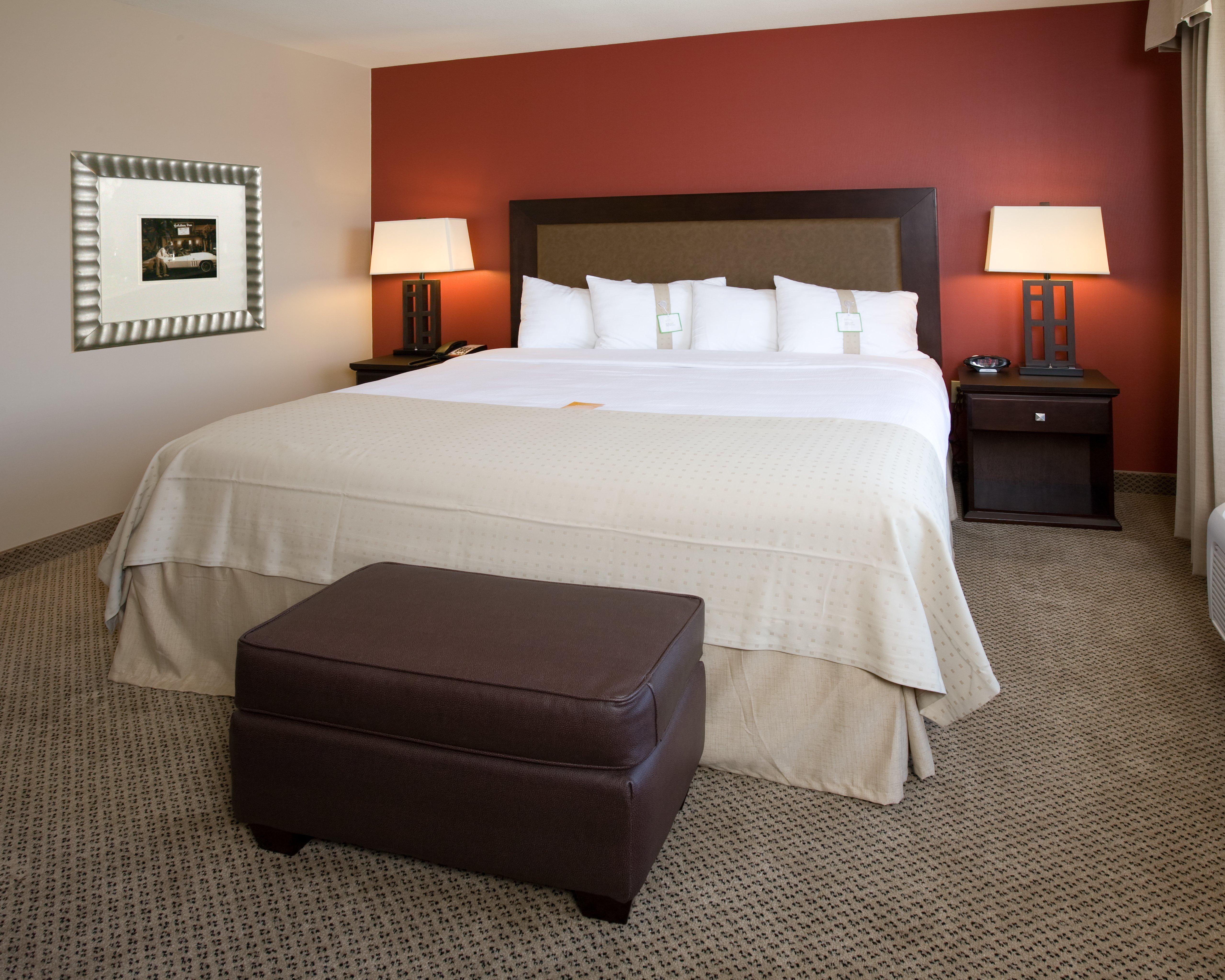 Holiday Inn & Suites Bakersfield, An Ihg Hotel Стая снимка